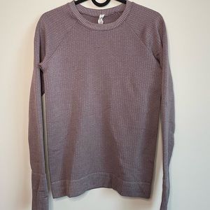 Lululemon Lavender/Purple crew neck sweater size 6 Medium EUC w/ Thumbholes